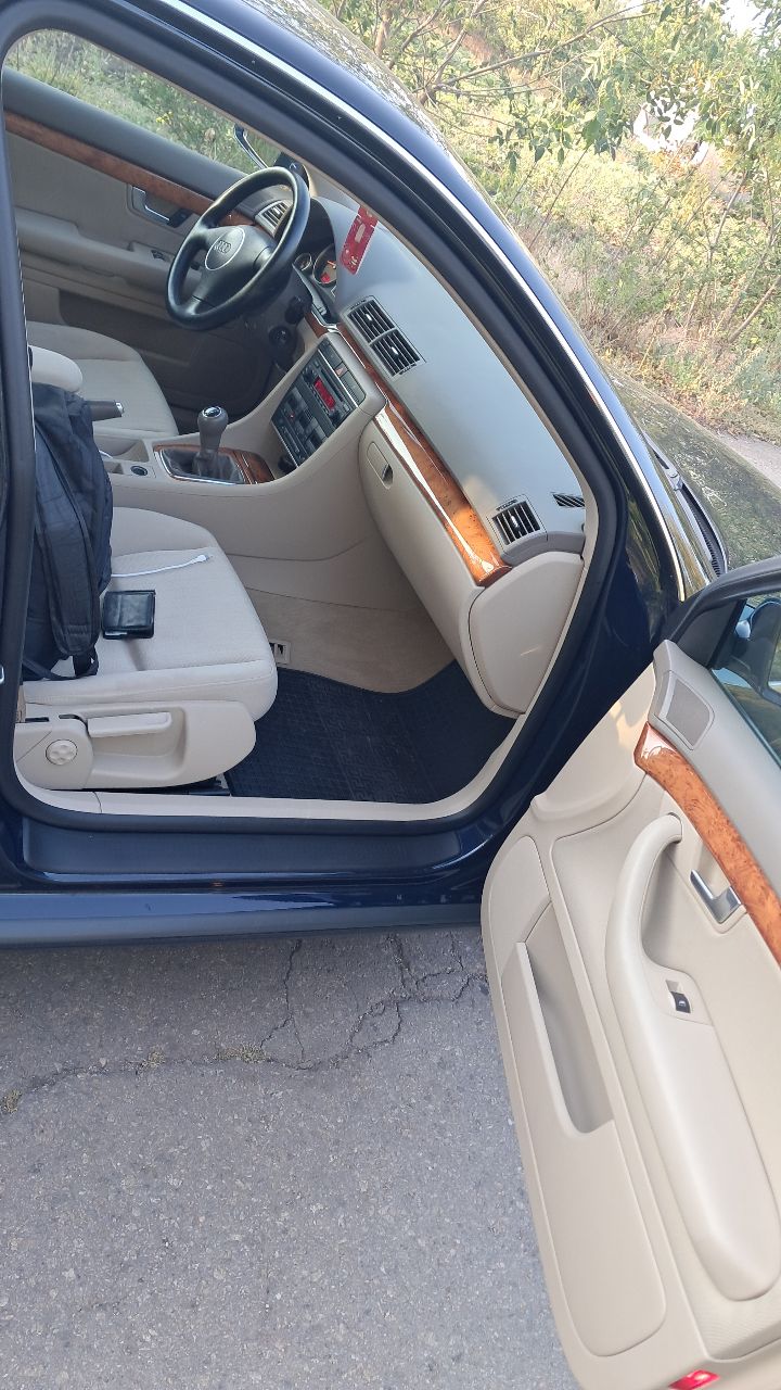 Audi A4 - фото 7