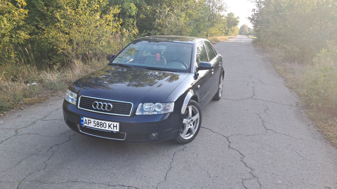 Audi A4 - фото 1