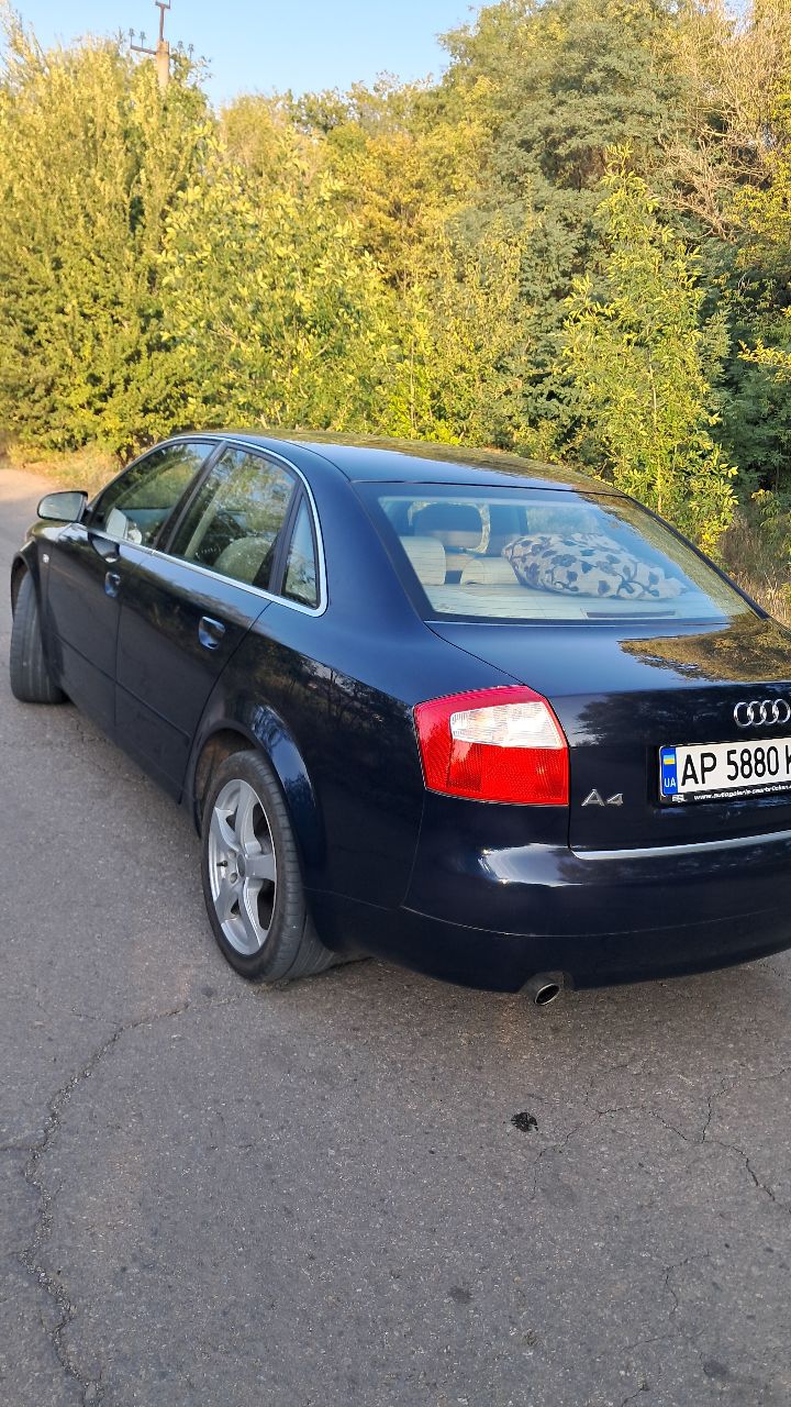 Audi A4 - фото 3