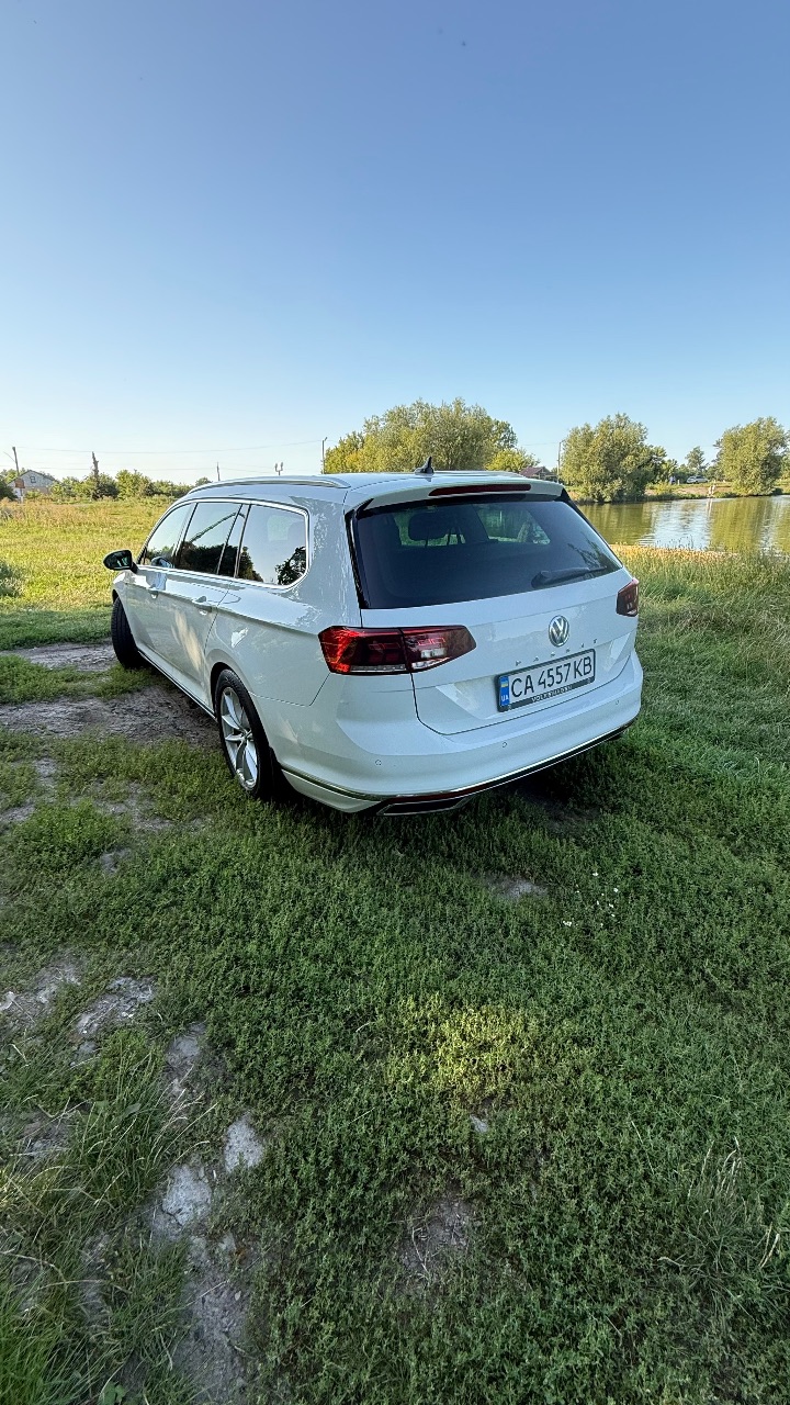 Volkswagen Passat - фото 6