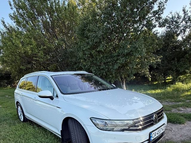 Volkswagen Passat - фото 2
