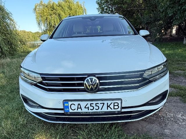 Volkswagen Passat - фото 3