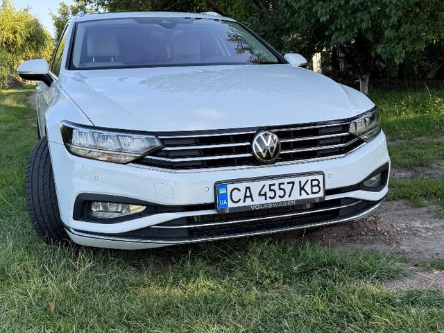 Volkswagen Passat - фото 1