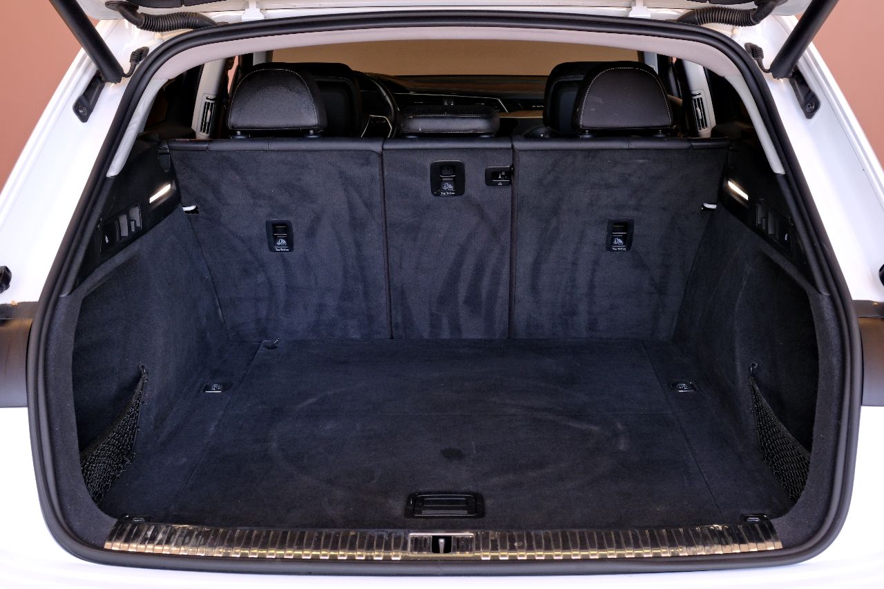 Audi e-tron - фото 9