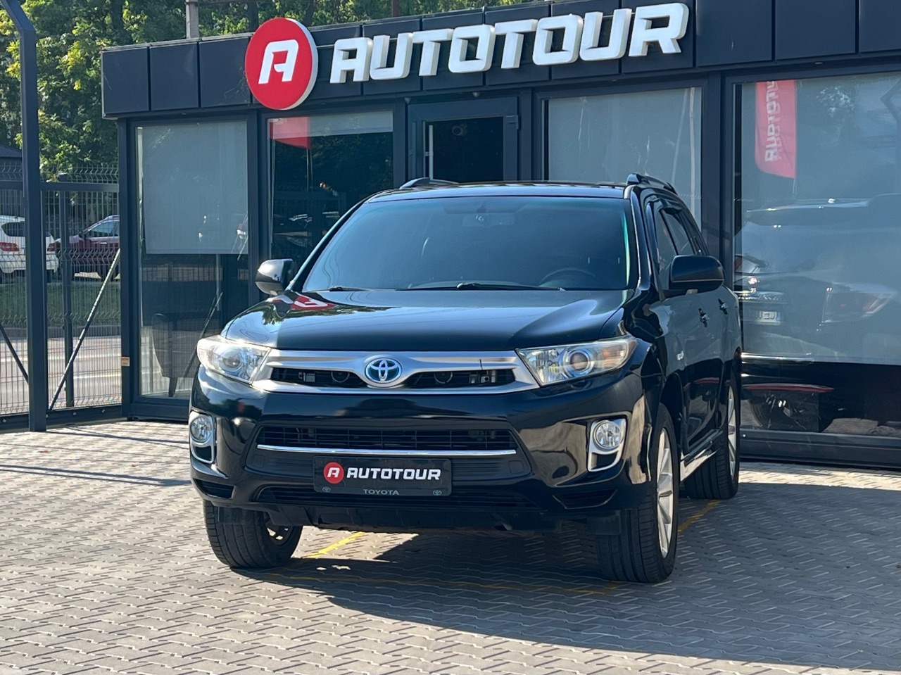 Toyota Highlander - фото 1