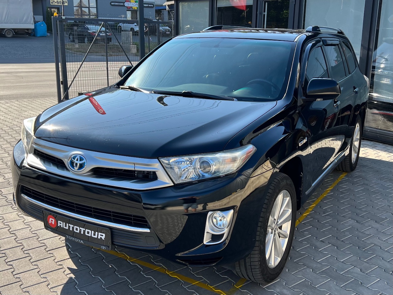 Toyota Highlander - фото 2