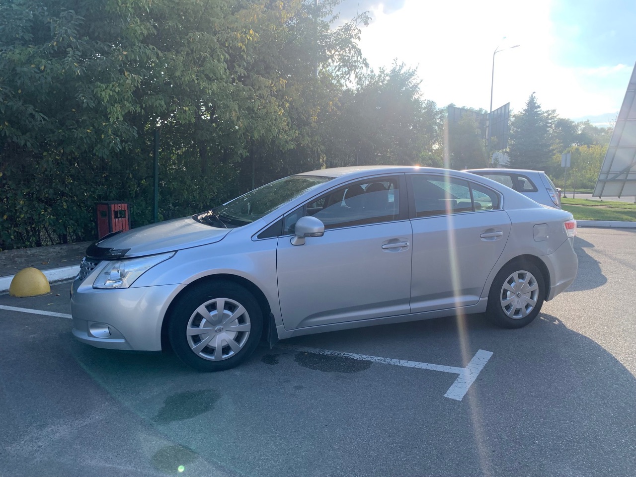 Toyota Avensis - фото 2