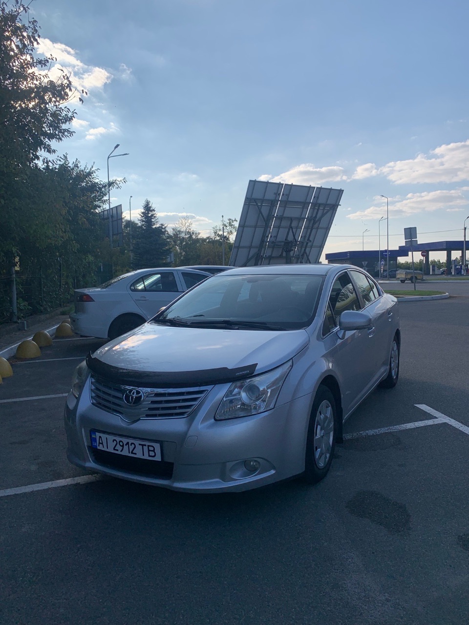 Toyota Avensis - фото 4