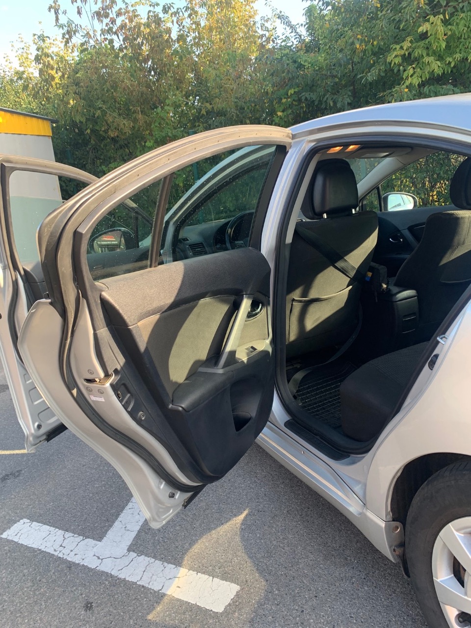 Toyota Avensis - фото 34