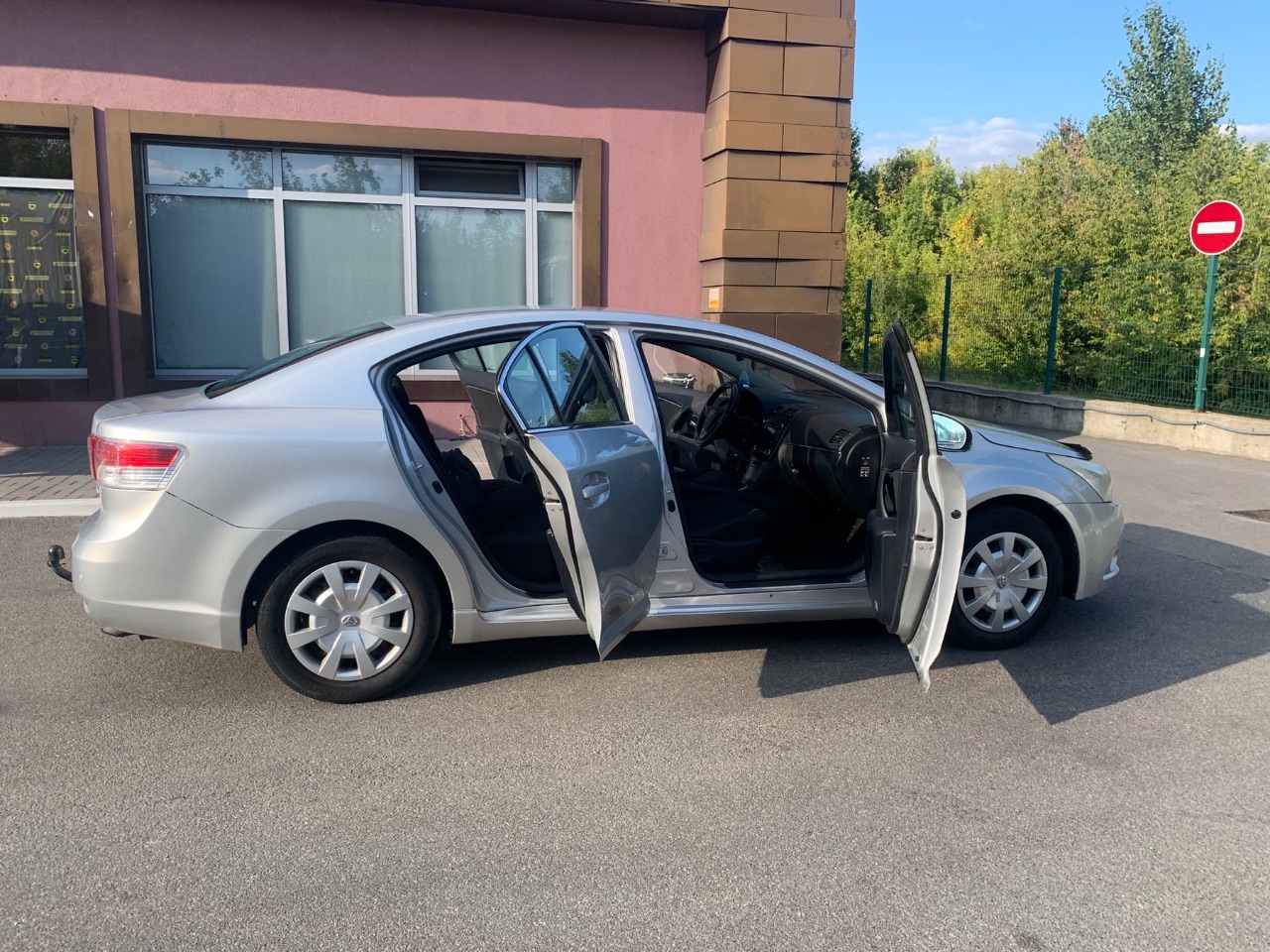 Toyota Avensis - фото 23