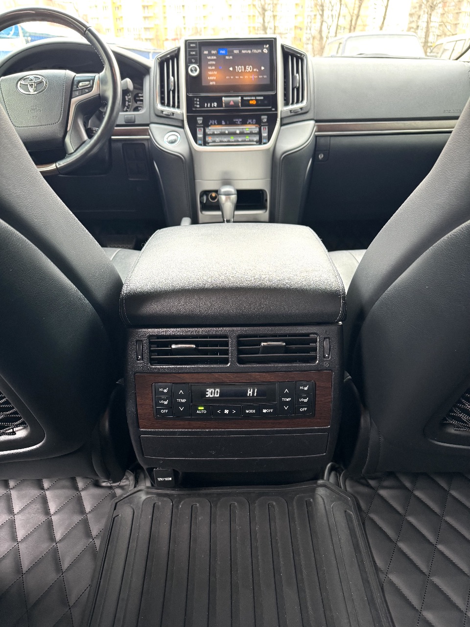 Toyota Land Cruiser - фото 8