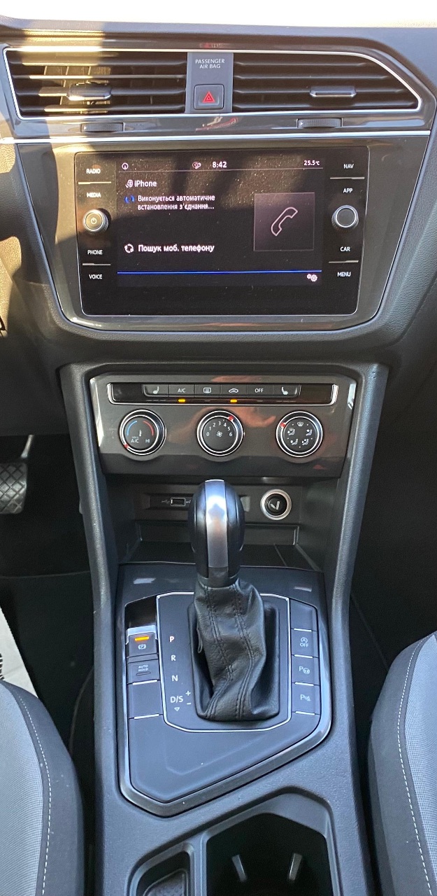 Volkswagen Tiguan - фото 13