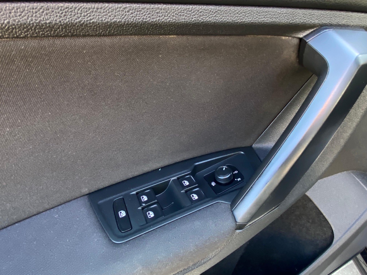 Volkswagen Tiguan - фото 24