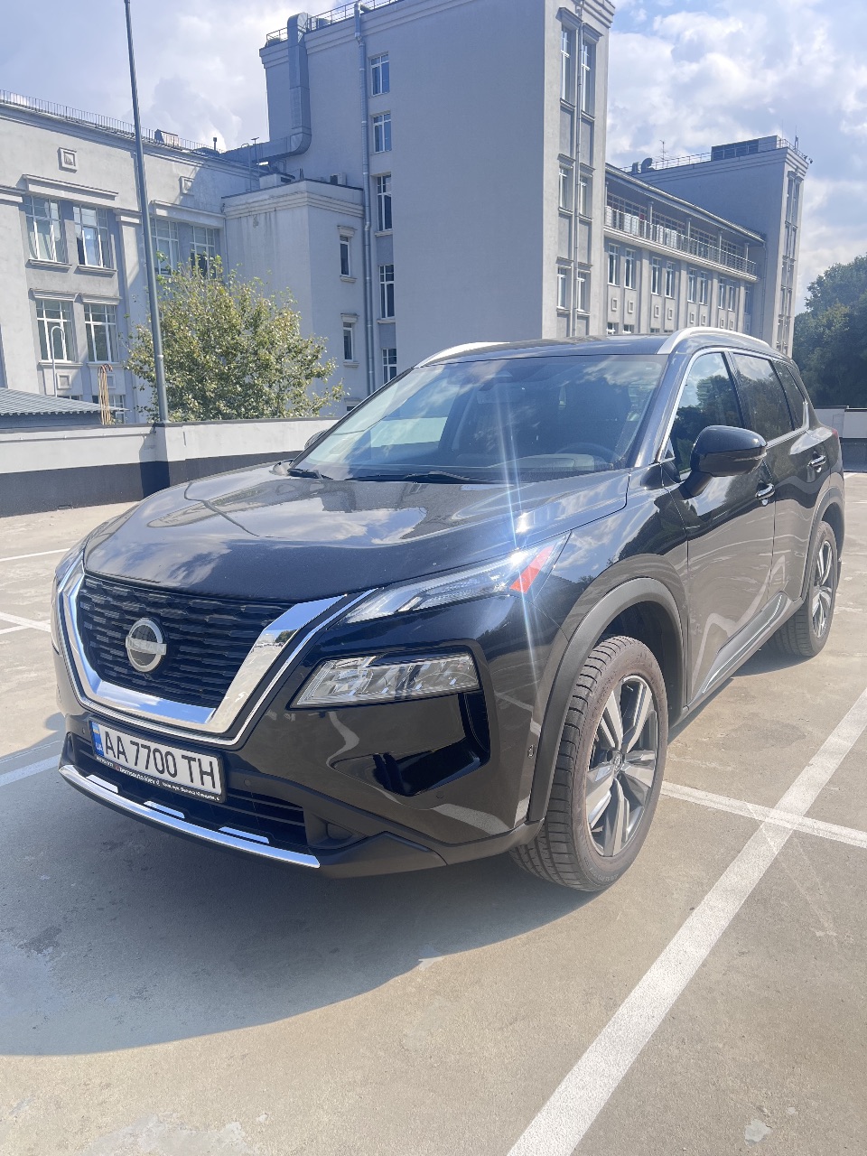 Nissan Rogue - фото 1