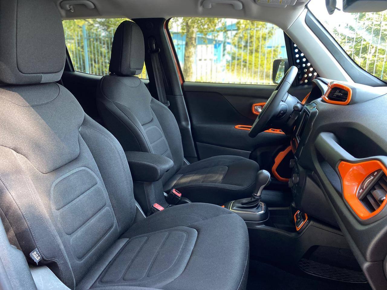 Jeep Renegade - фото 12