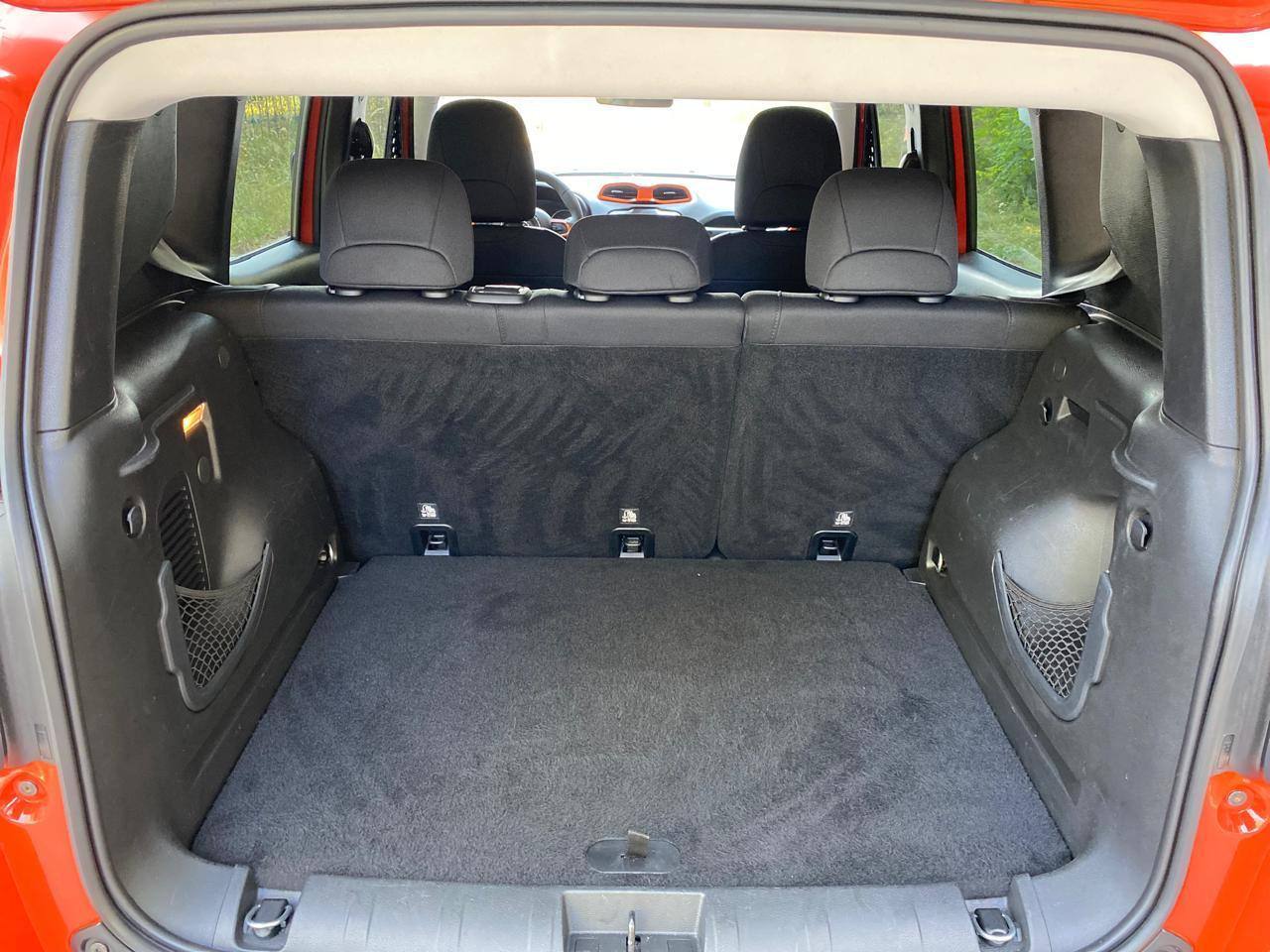 Jeep Renegade - фото 14