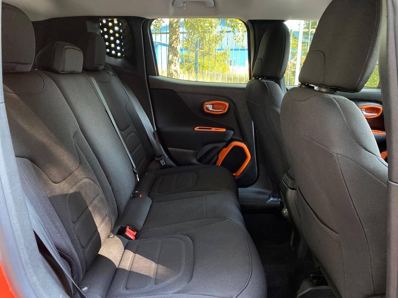 Jeep Renegade - фото 13