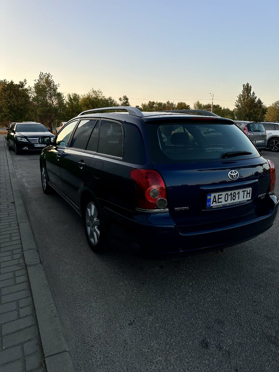 Toyota Avensis - фото 4