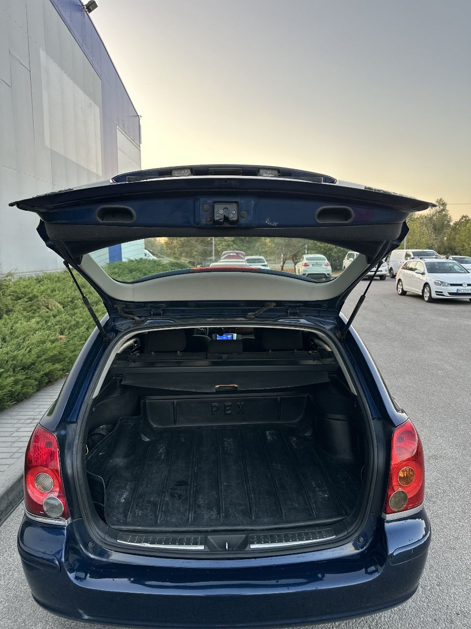 Toyota Avensis - фото 16