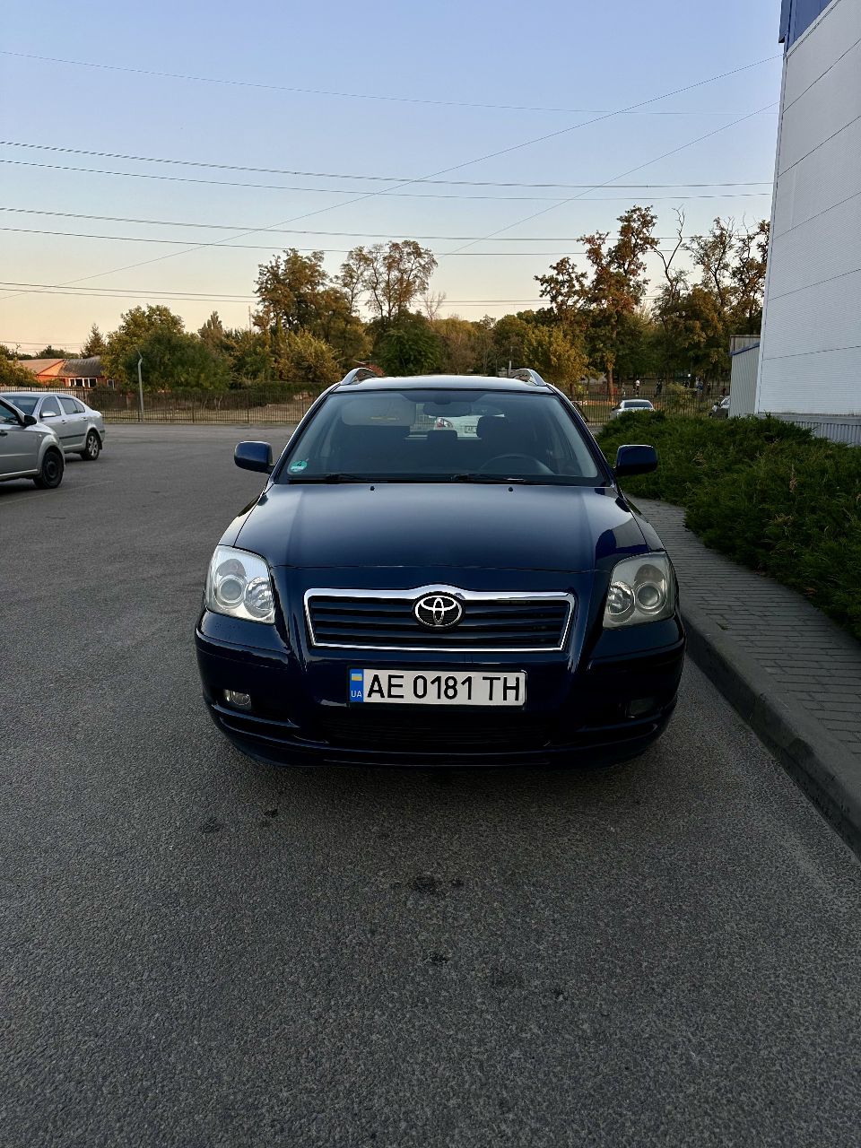 Toyota Avensis - фото 2