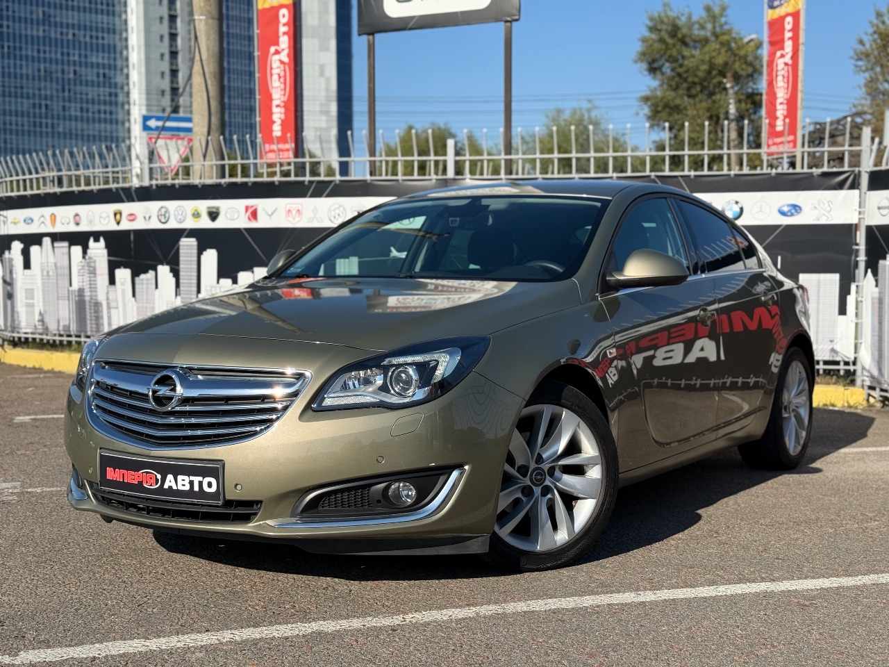 Opel Insignia - фото 1