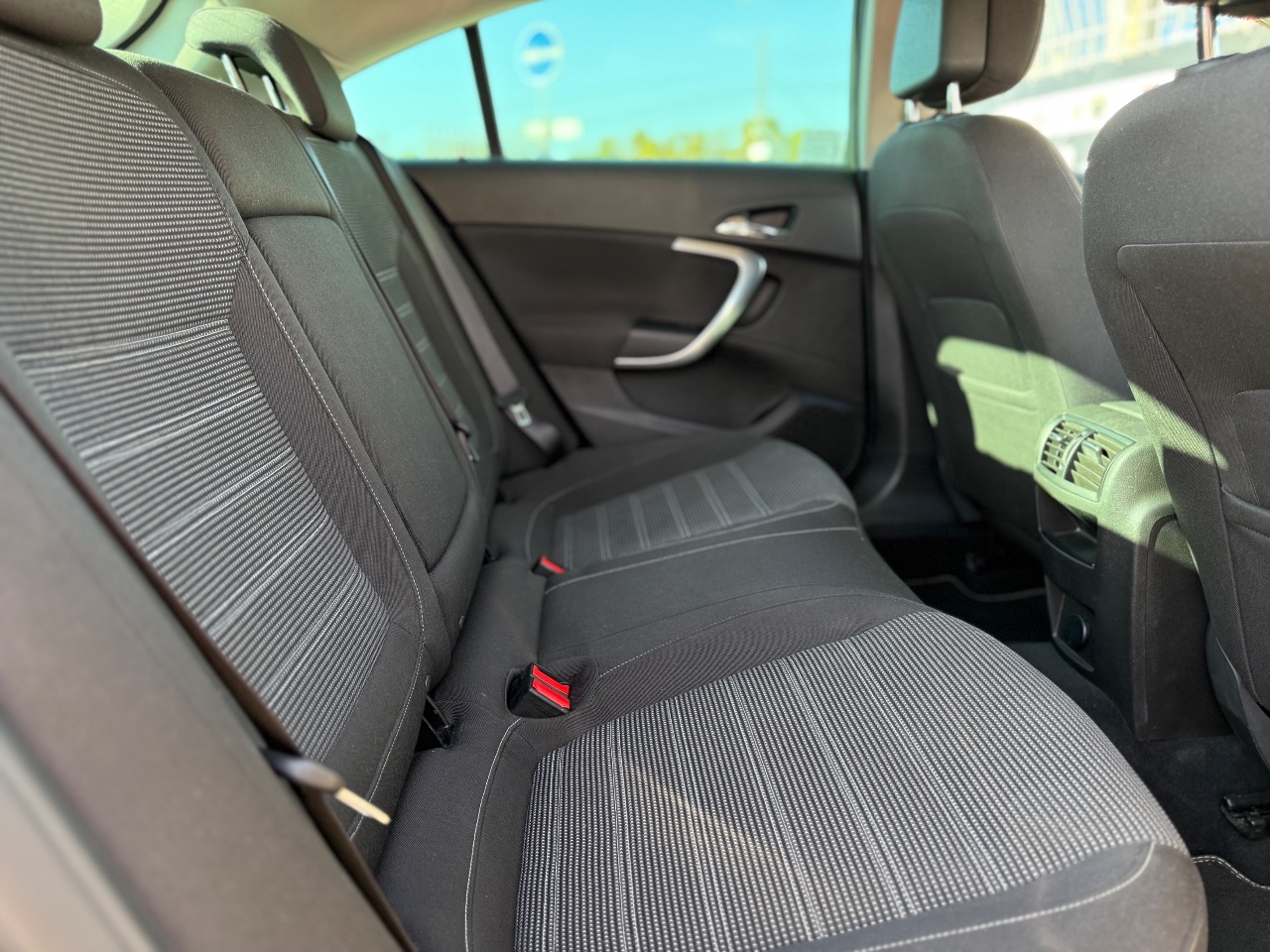 Opel Insignia - фото 10