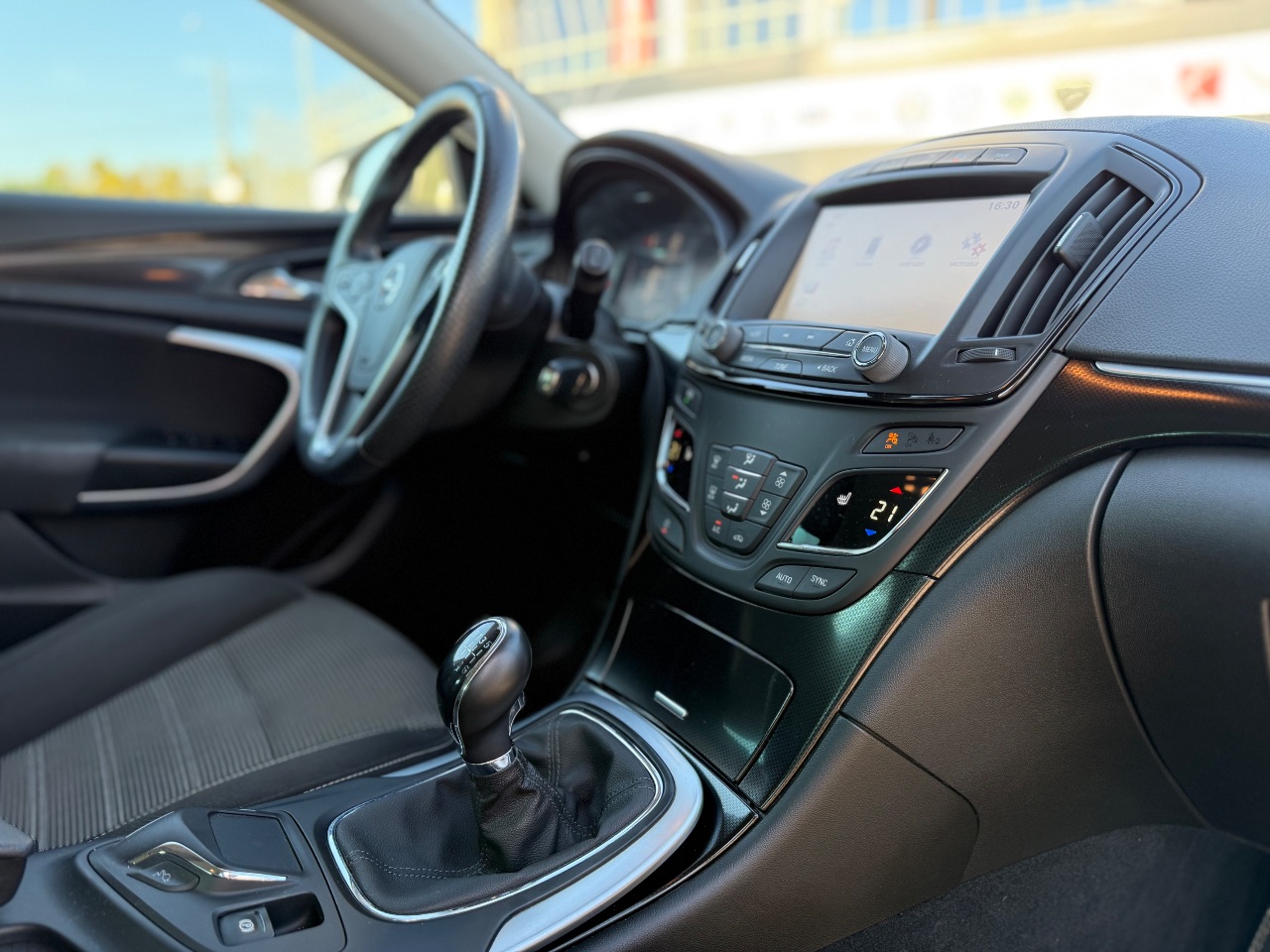 Opel Insignia - фото 8