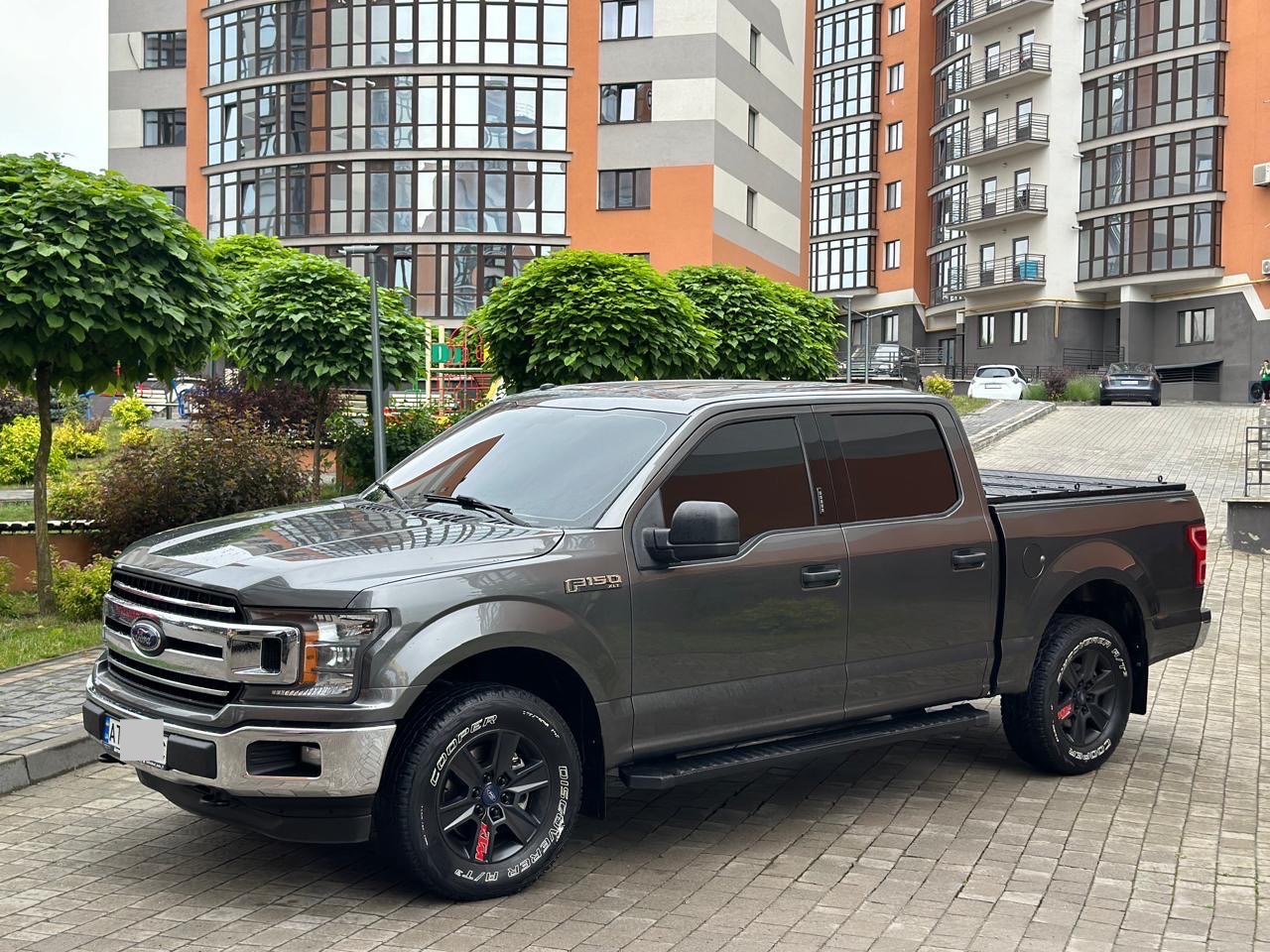 Ford F-150 - фото 1