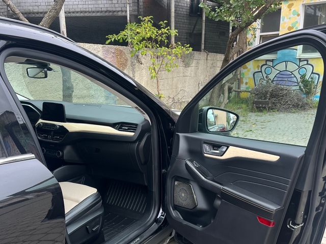 Ford Escape - фото 3