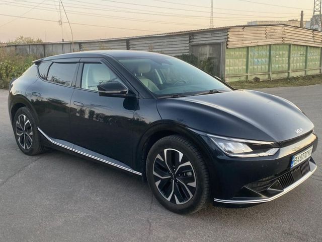 Kia EV6 - фото 1