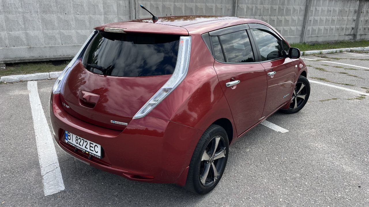 Nissan Leaf - фото 2