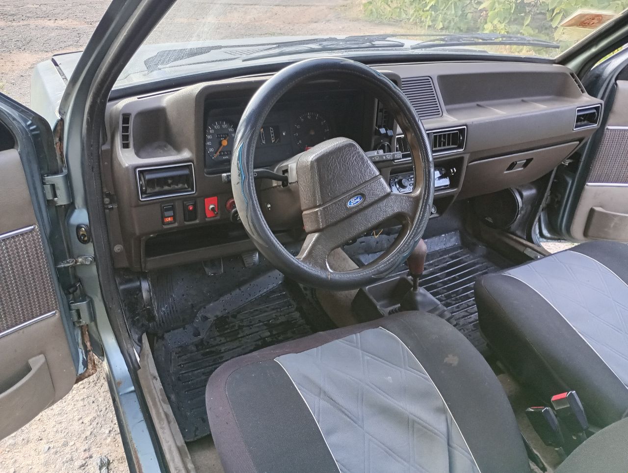 Ford Escort - фото 7