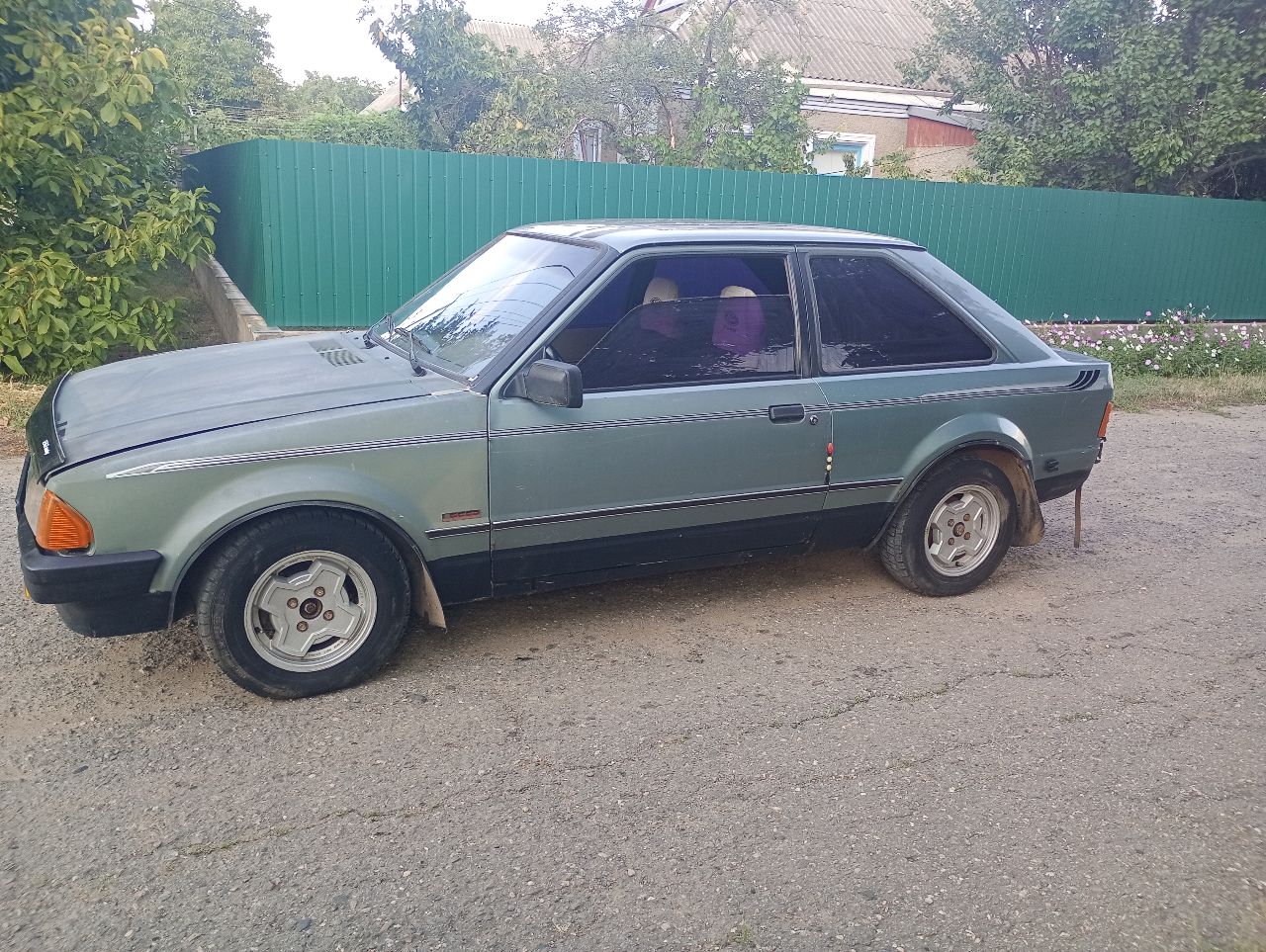 Ford Escort - фото 3