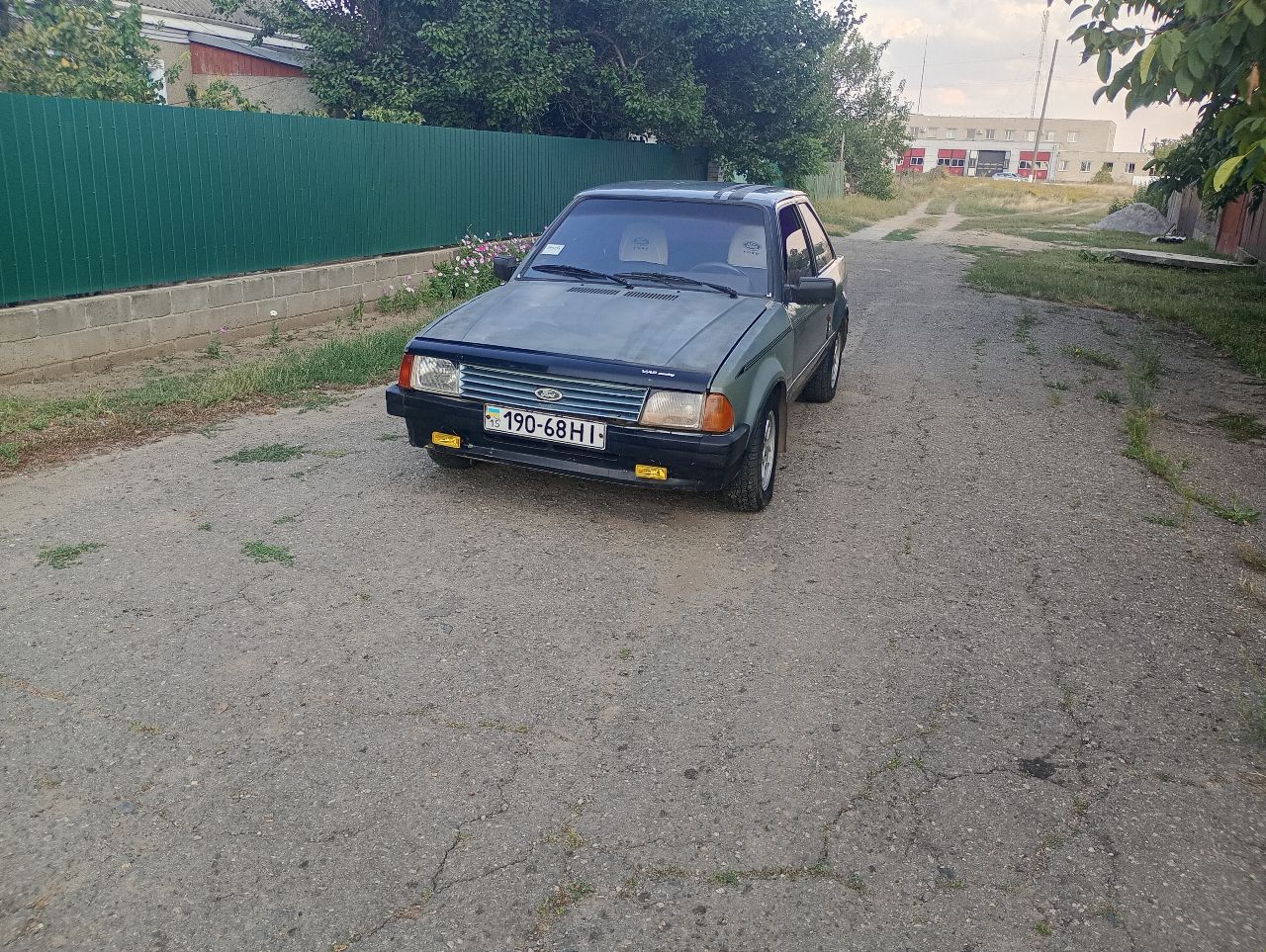 Ford Escort - фото 1