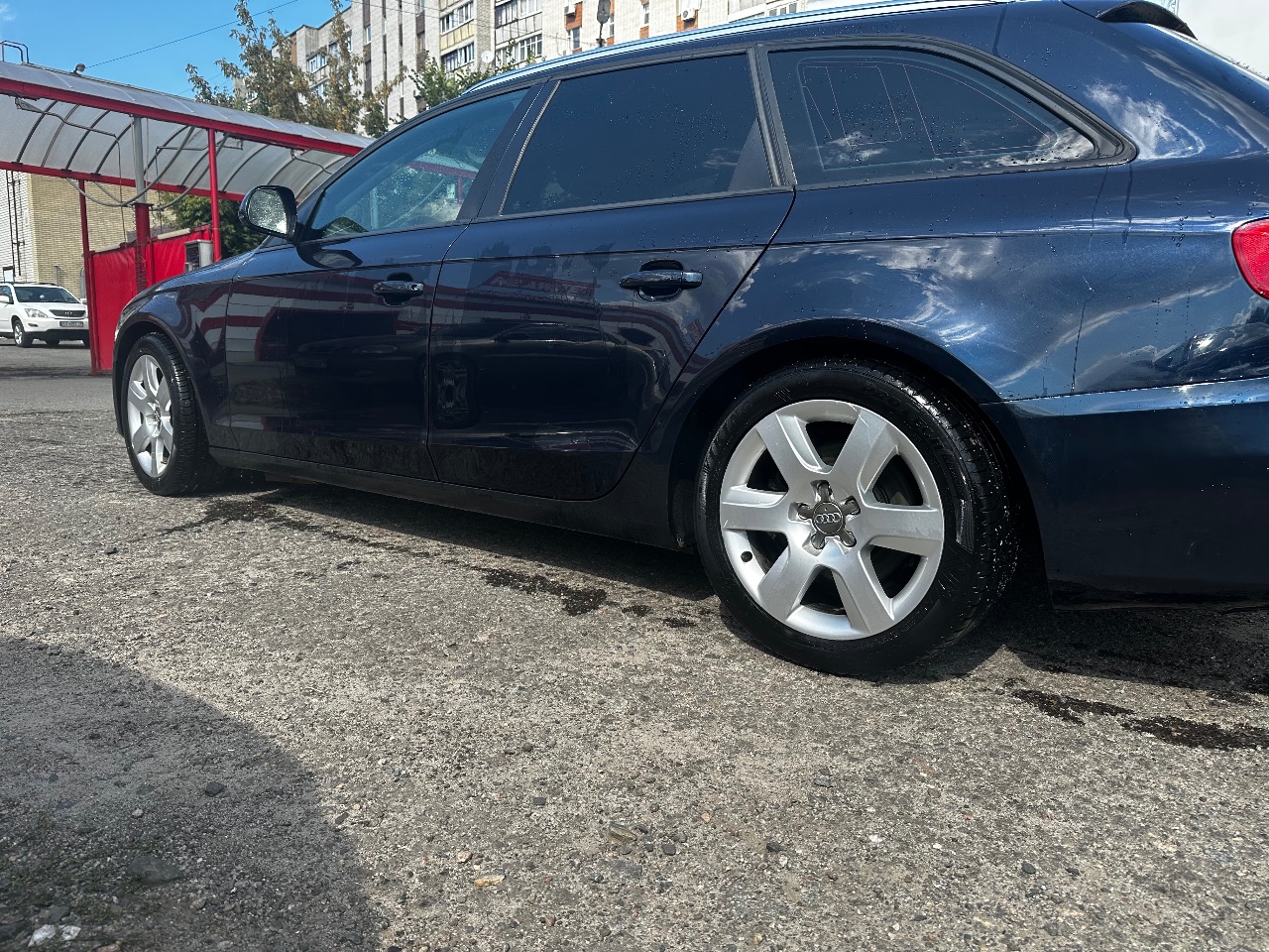 Audi A4 - фото 7