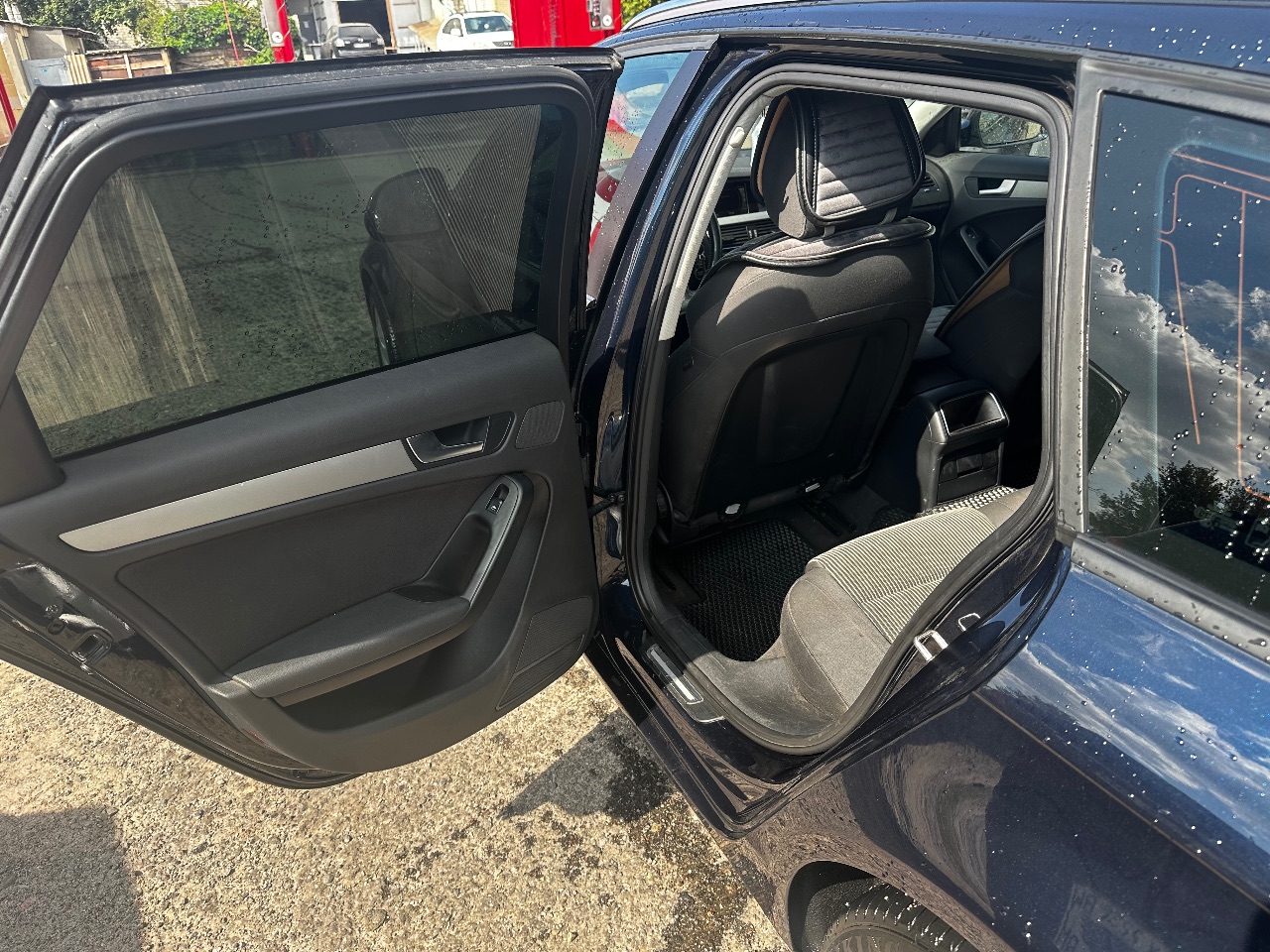 Audi A4 - фото 11