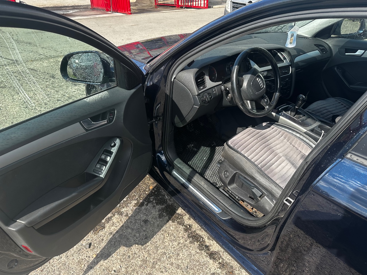 Audi A4 - фото 6