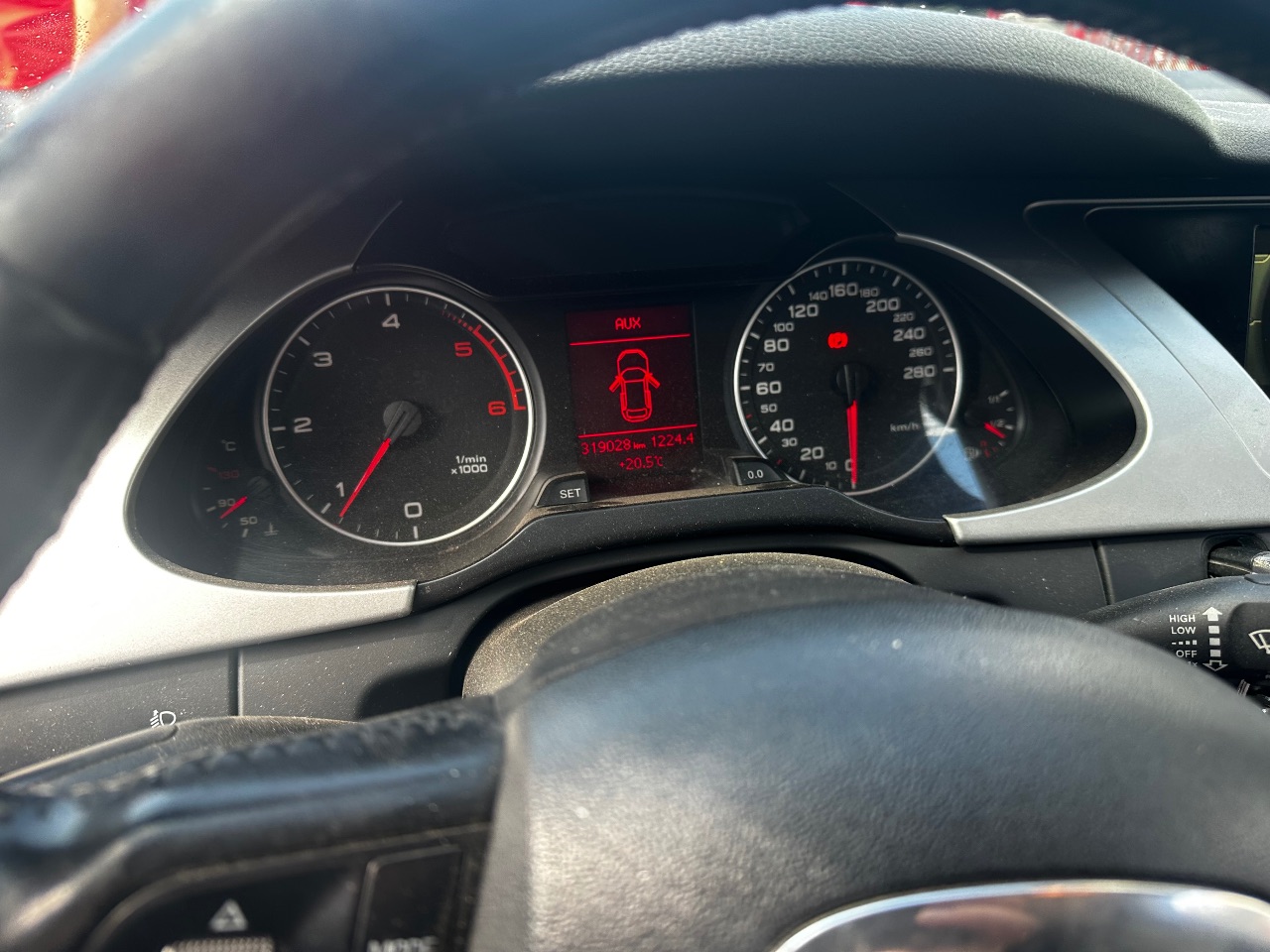 Audi A4 - фото 10