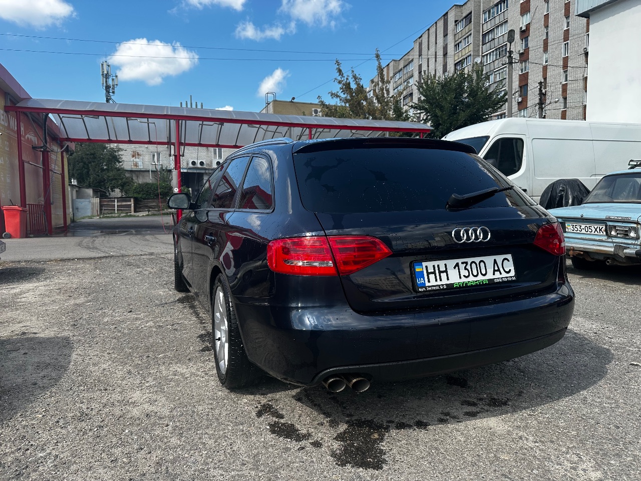 Audi A4 - фото 8