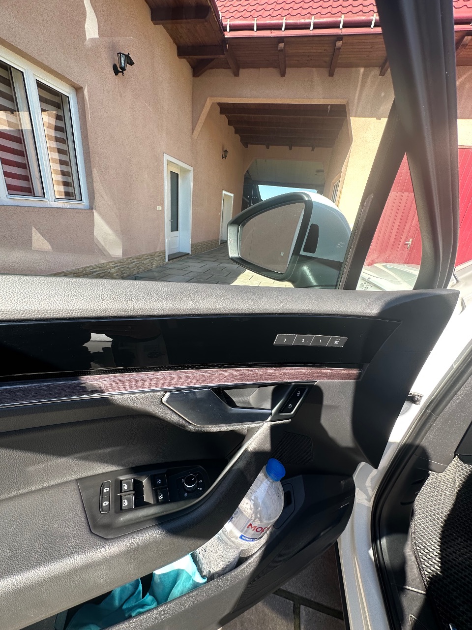 Volkswagen Touareg - фото 2