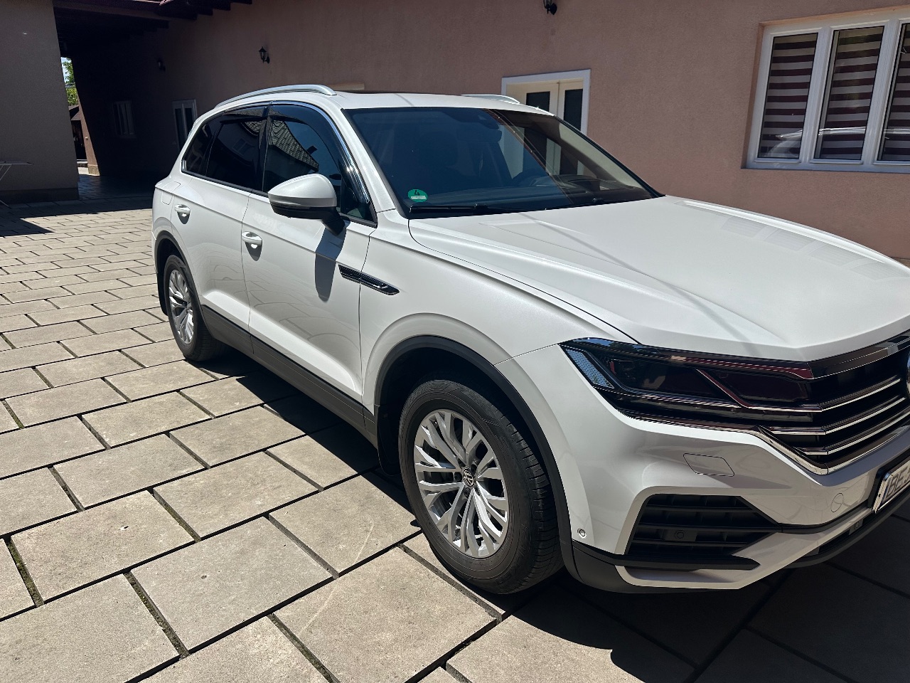 Volkswagen Touareg - фото 25
