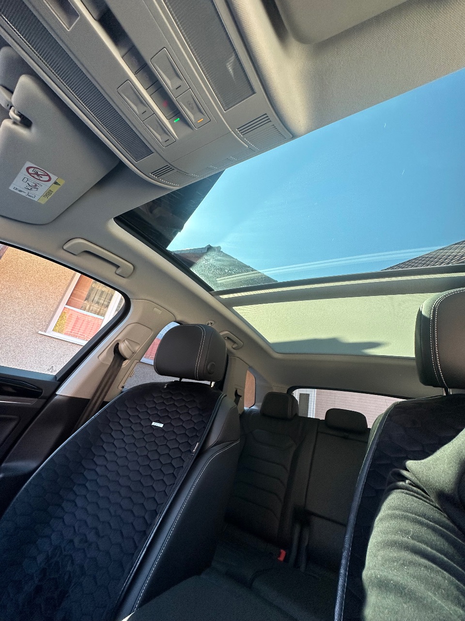 Volkswagen Touareg - фото 13