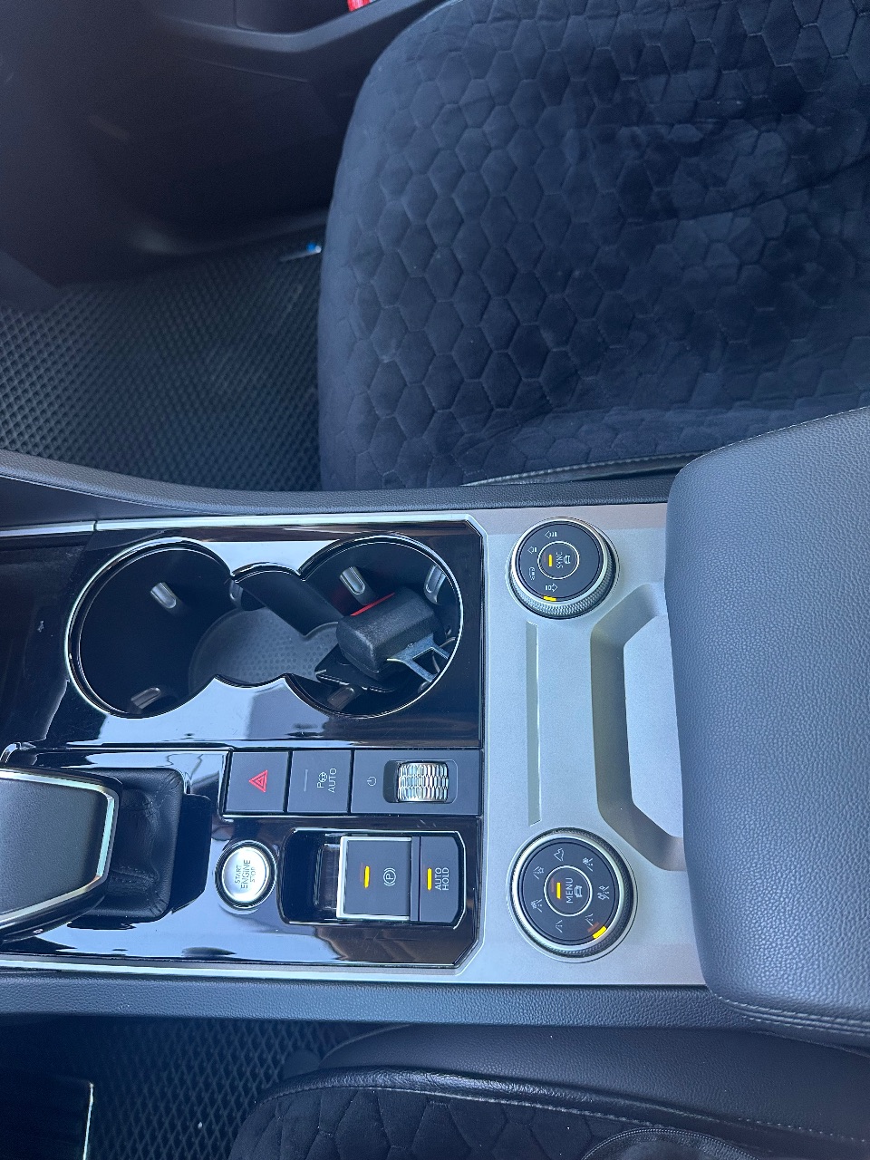 Volkswagen Touareg - фото 15