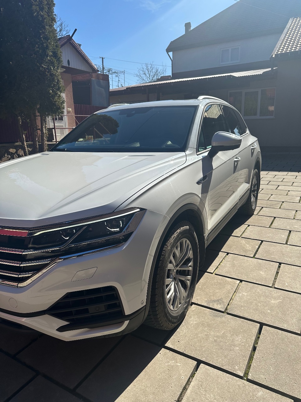 Volkswagen Touareg - фото 6