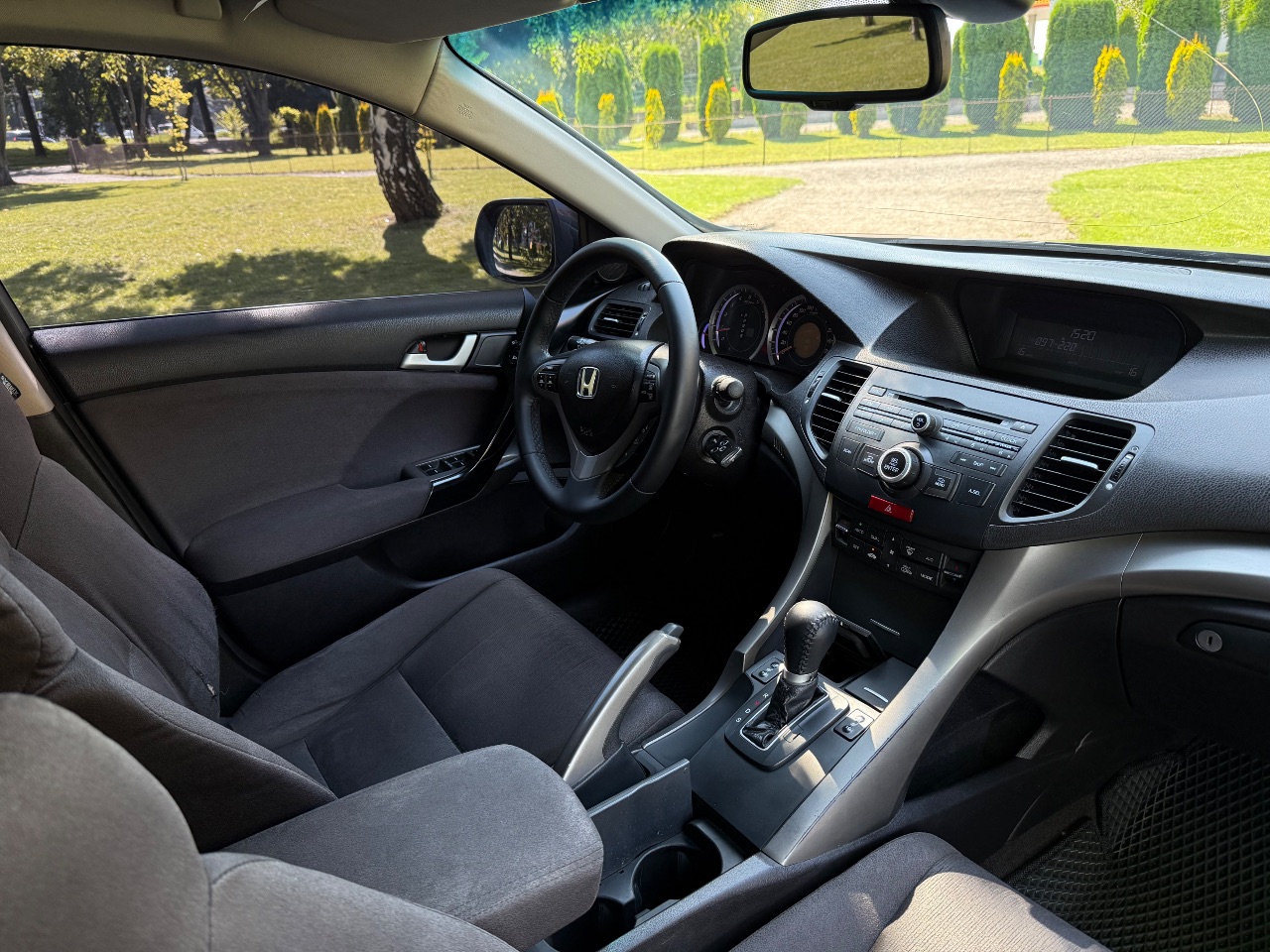 Honda Accord - фото 16