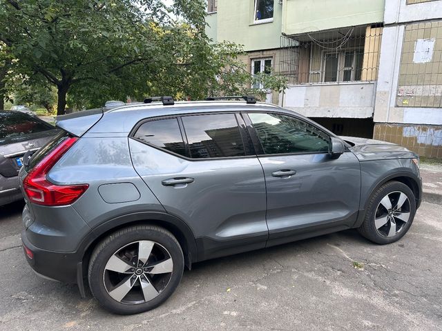 Volvo XC40 - фото 4