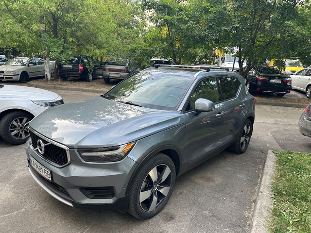Volvo XC40 - фото 1