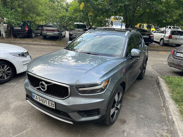 Volvo XC40 - фото 2