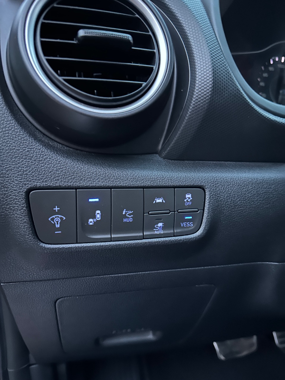 Hyundai Kona - фото 17