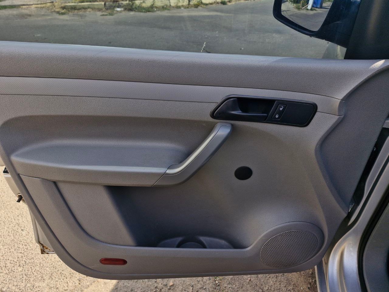 Volkswagen Caddy - фото 8